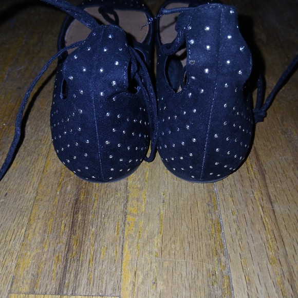 Pointy toe flats with wrap around laces - Picture 3 of 5